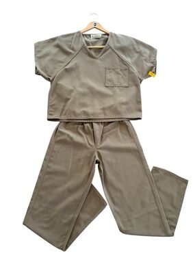 BOB BARKER Movie and TV Clothes S SCREEN-USED 2 PC inmate WITH COSTUMES DEPT TAG